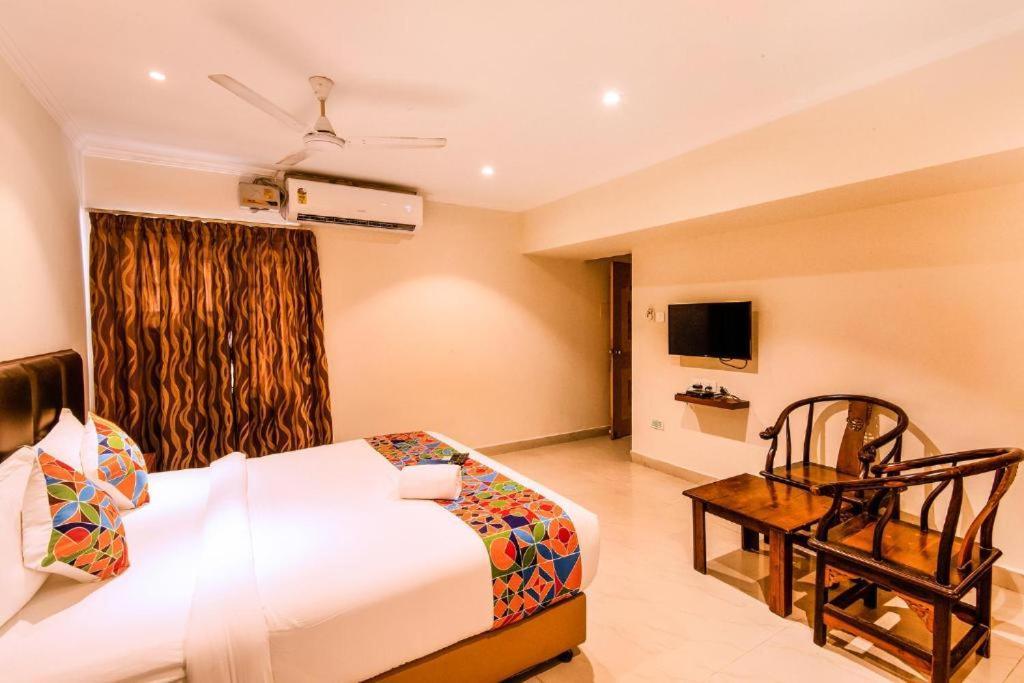 Blossoms Hotel & Service Apartments Chennai Exterior photo