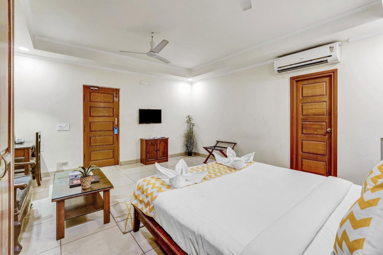 Blossoms Hotel & Service Apartments Chennai Exterior photo