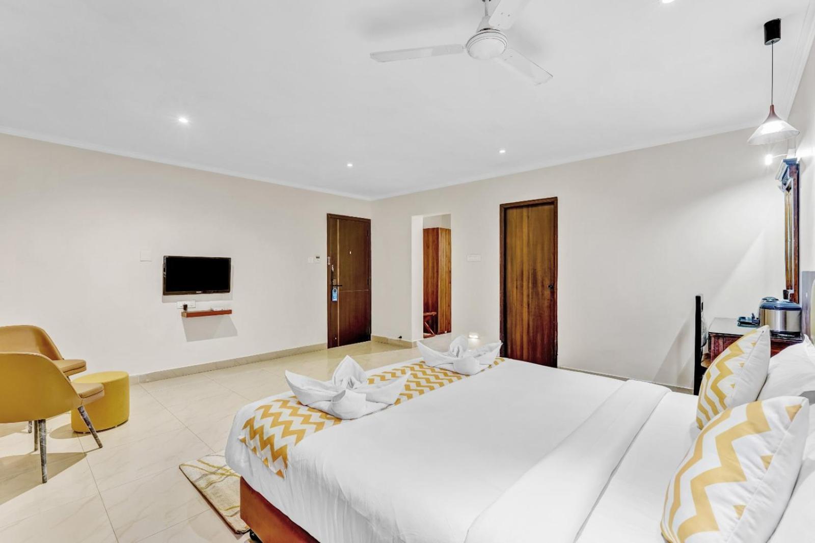 Blossoms Hotel & Service Apartments Chennai Exterior photo