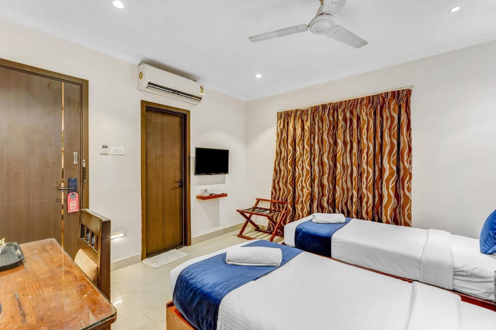 Blossoms Hotel & Service Apartments Chennai Exterior photo